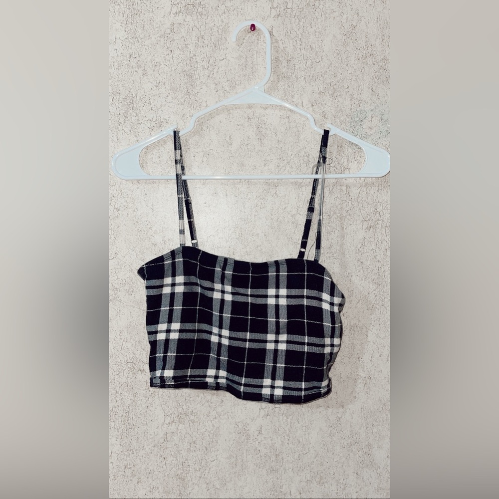 Cropped checkered Hollister tank top- size s